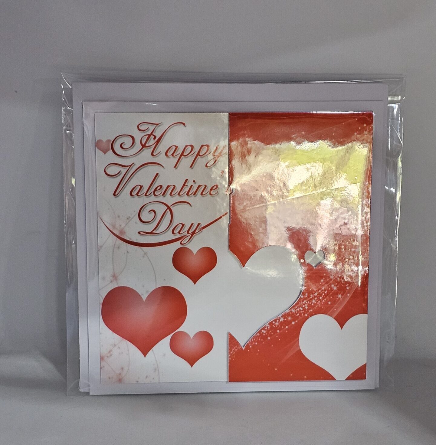 VALENTINE’S DAY RED HEARTS GIFT CARD